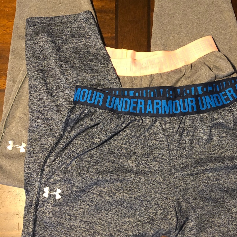 Under armour cropped pants with pockets